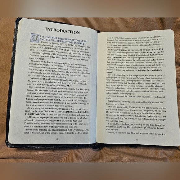 1996 Financial Breakthrough Spiritual Warfare Bible by Morris Cerullo Leather - Picture 15 of 16